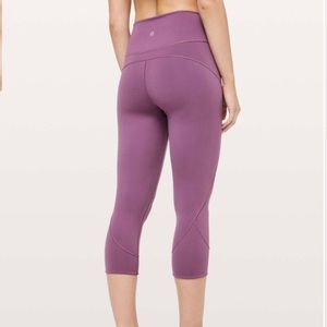 Lululemon In Movement Crop *Everlux 19"
Vintage Pl